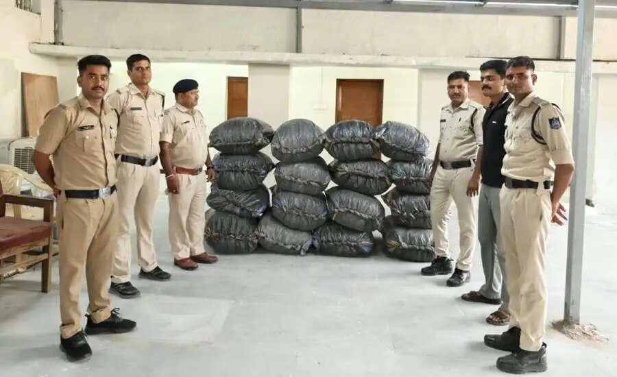 मप्र पुलिस की बड़ी कार्रवाई, एक सप्ताह में 5 करोड़ 41 लाख रुपये के अधिक का मादक पदार्थ और अन्य संपत्ति जब्त
