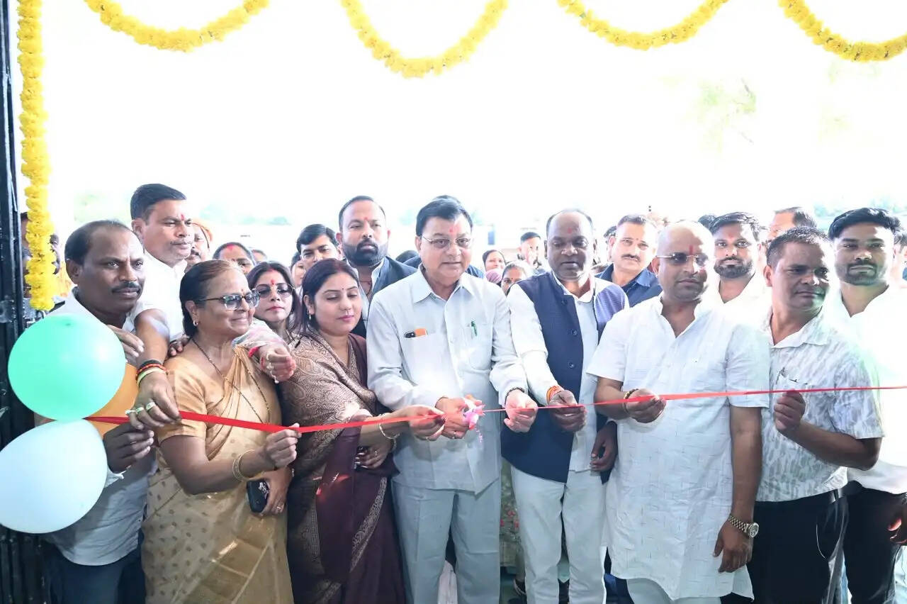 उद्योग मंत्री लखन लाल और विधायक ने घुड़देवा में निर्मित नवीन शाला भवन का किया लोकार्पण
