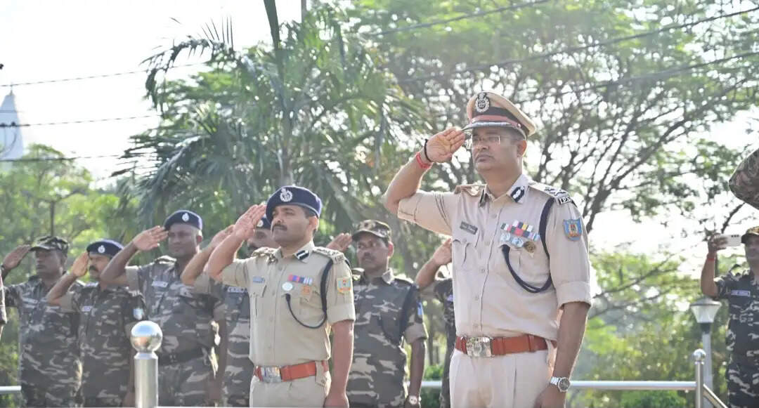 पुलिस संस्मरण दिवस पर झारखंड के तीन शहीद जवानों को श्रद्धांजलि