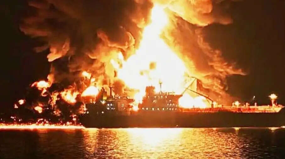 ईरान ने खारिज की अमेरिकी चेतावनी, कहा- नहीं खुलेगा होर्मुज