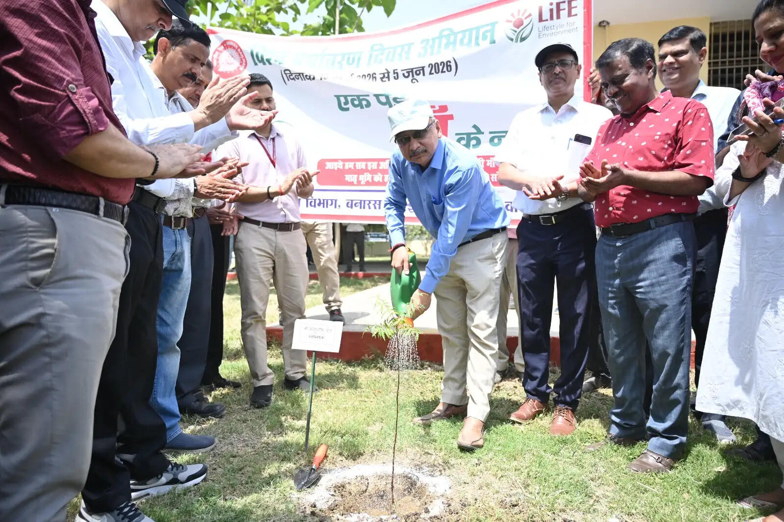 बरेका में “एक पेड़ माँ के नाम” अभियान का शुभारंभ, जीएम ने दिया पर्यावरण संरक्षण का संदेश