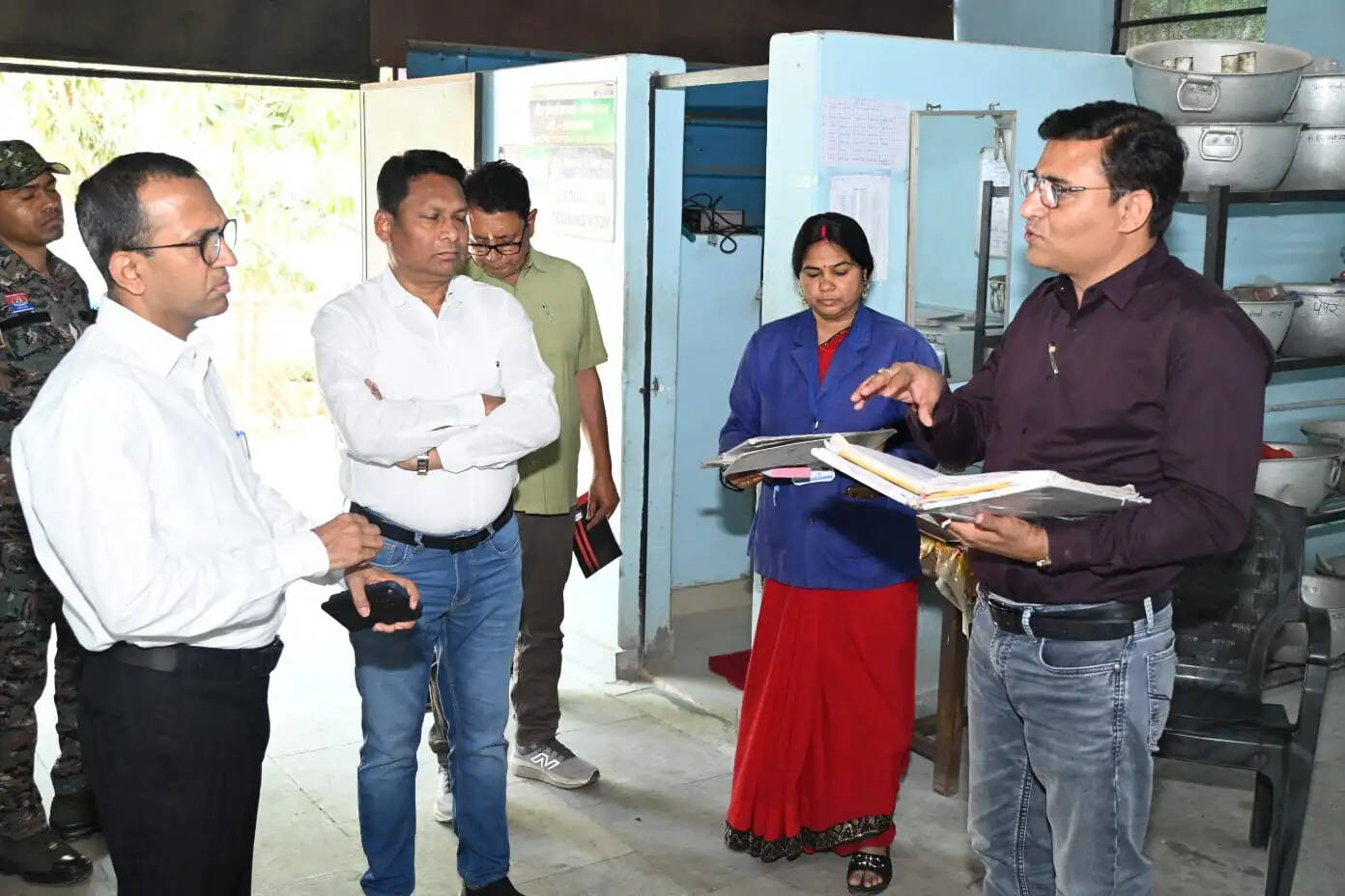 अंबिकापुर : विकास कार्यों पर कलेक्टर की सख्ती, एसटीपी और जल परियोजनाएं समय-सीमा में पूरी करने के निर्देश