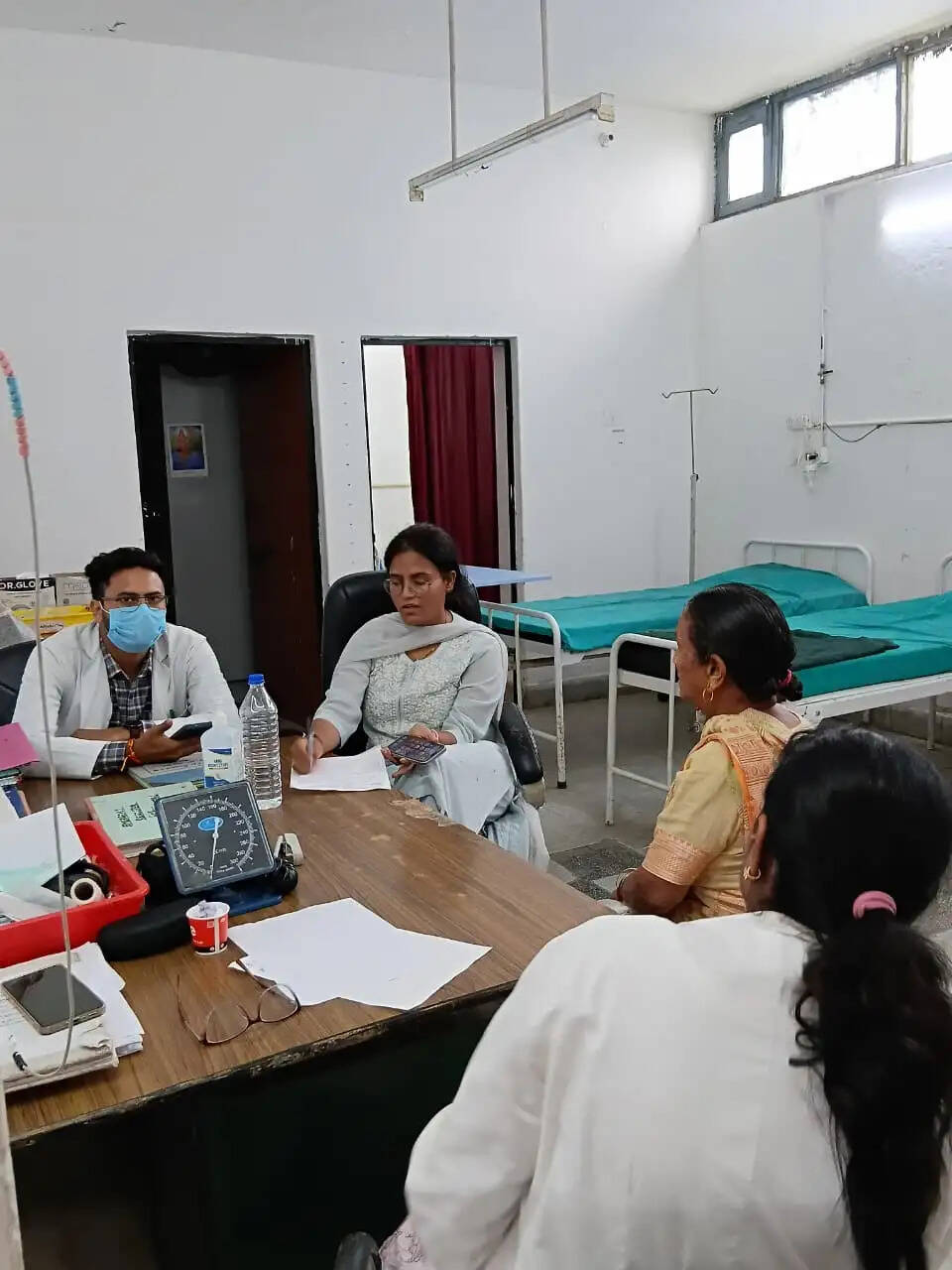 घंडियाल स्वास्थ्य शिविर में मरीजों ने लिया विशेषज्ञ चिकित्सा सेवाओं का लाभ