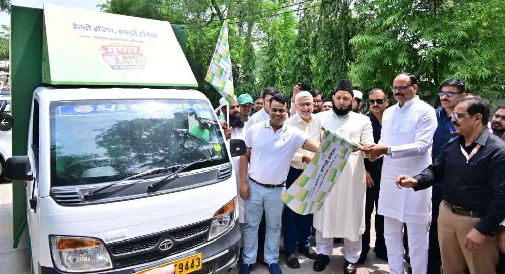 ब्रजेश पाठक ने किया स्वास्थ्य जागरूकता अभियान का शुभारंभ