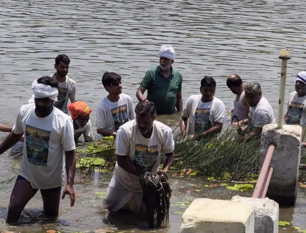 अनूपपुर: मंत्री प्रहलाद पटेल एवं विधायक जालम सिंह पटेल ने चलाया नर्मदा स्वच्छता अभियान, पुष्कर बांध में किया श्रमदान