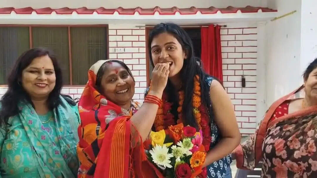 आईएएस-पीसीएस अधिकारियों के गांव माधोपट्टी की बेटी मुस्कान सोलंकी ने हरियाणा पीसीएस में लहराया परचम, अब आईएएस बनने का सपना