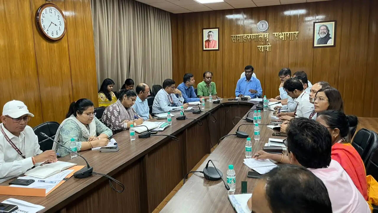 जनगणना कार्य निर्धारित समय-सीमा के भीतर पूरा करें अधिकारी : उपायुक्त