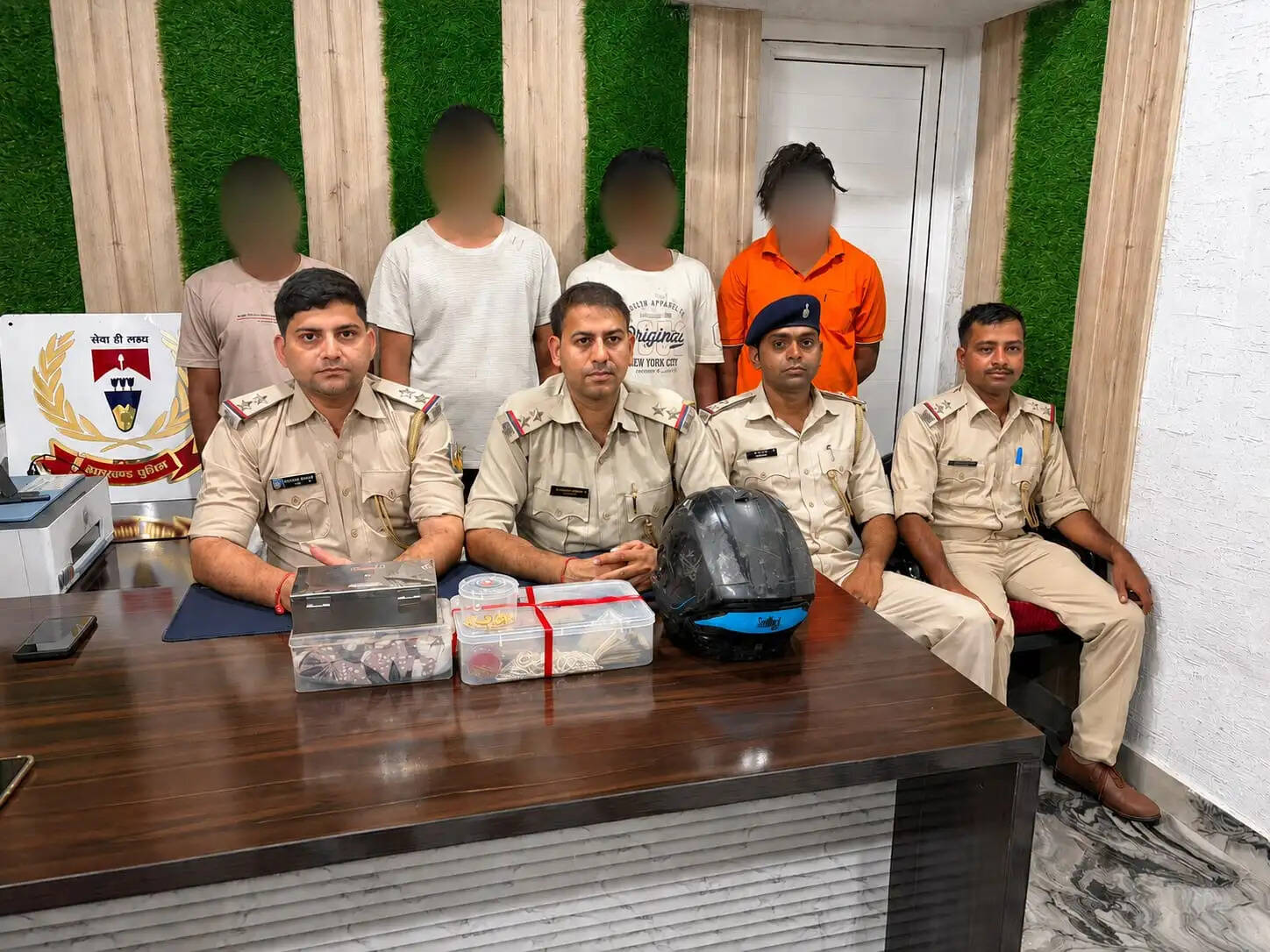 चेन छिनतई गिरोह का खुलासा, चार गिरफ्तार