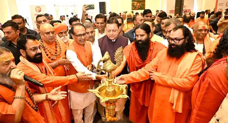 ‘एक राष्ट्र, एक चुनाव’ के समर्थन में संत समाज, हरिद्वार में जुटे संत