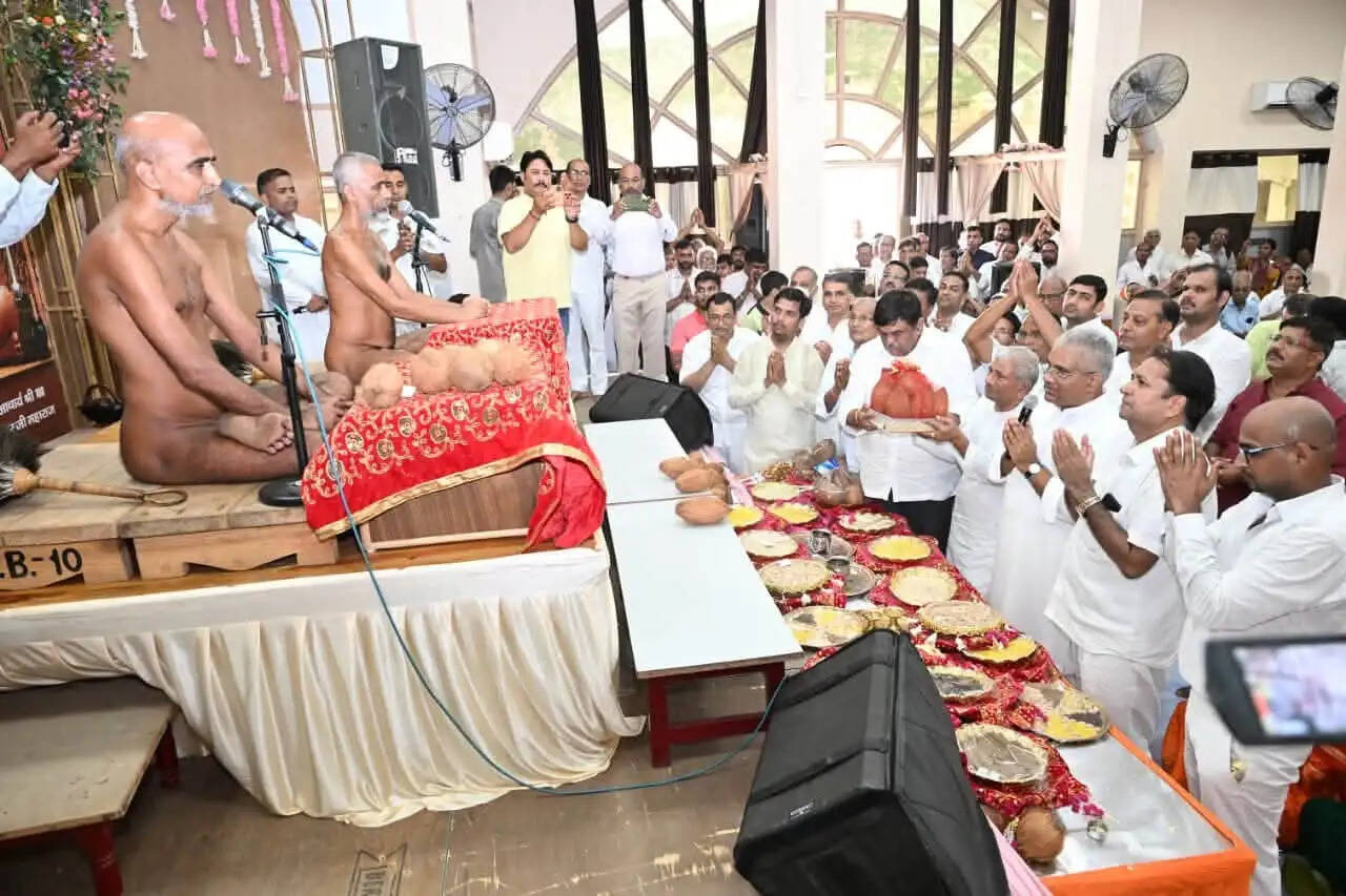 अलवर में केंद्रीय पर्यावरण मंत्री भूपेंद्र यादव एवं वन मंत्री संजय शर्मा ने चातुर्मास मंगल प्रवेश कार्यक्रम में की शिरकत