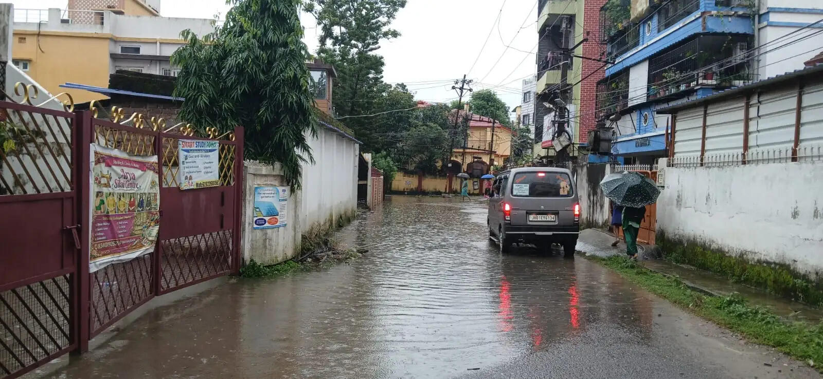 झारखंड में भारी बारिश से नदियां उफान पर, रांची के कई इलाकों में जलभराव