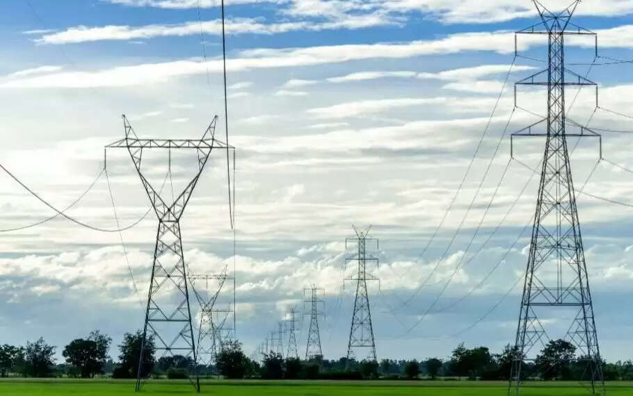 ग्रिड सब स्टेशन से ट्रेक्शन सब स्टेशन तक ट्रांसमिशन लाइन में बिजली चालू करने की कवायद शुरू