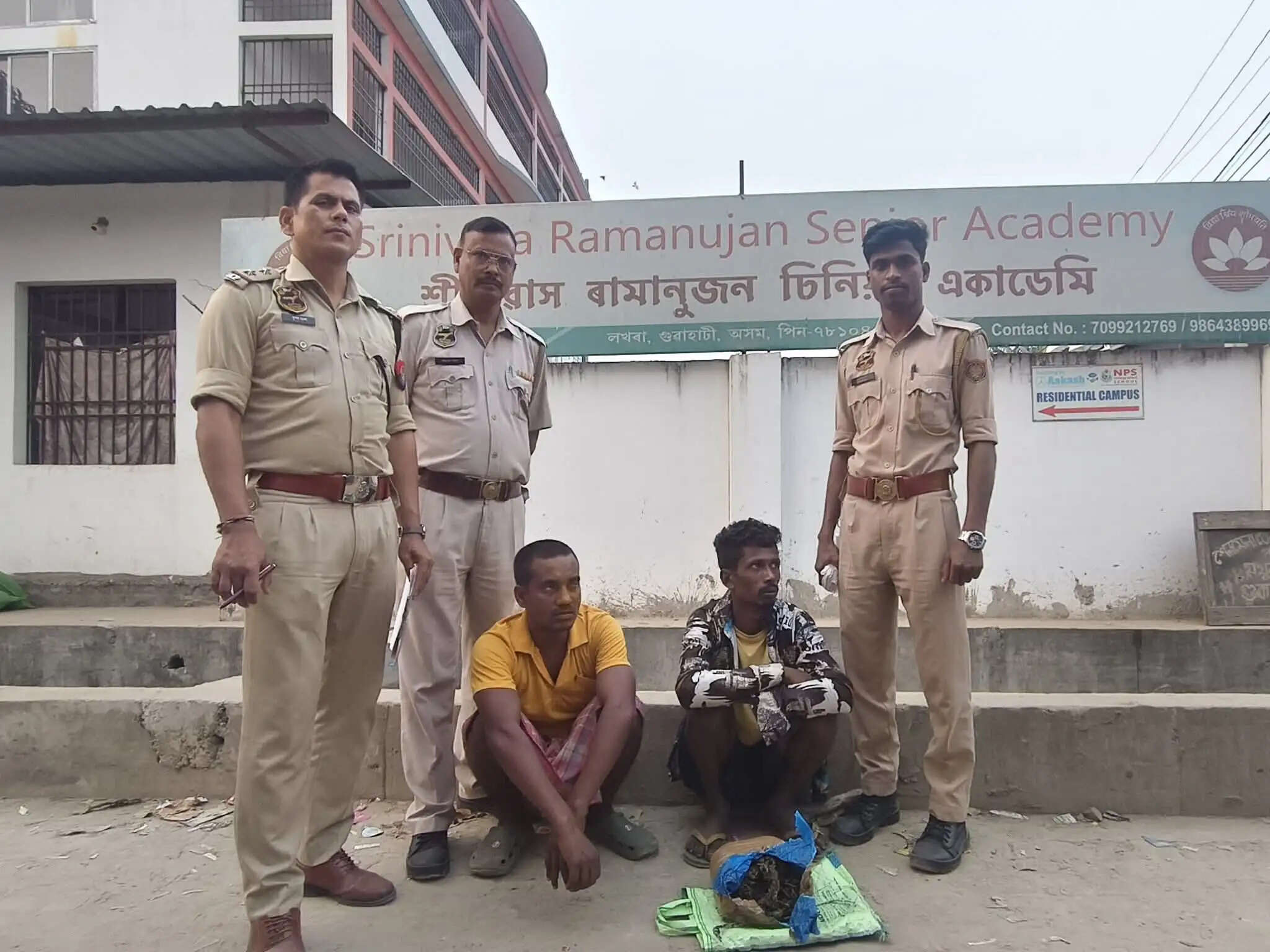 गांजा समेत दो तस्कर गिरफ्तार