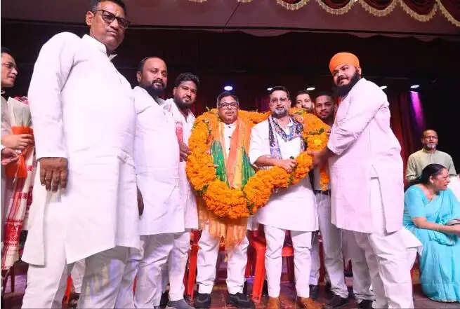 दानिश आजाद अंसारी के नेतृत्व में लखनऊ में कुंवर बासित अली का हुआ भव्य स्वागत