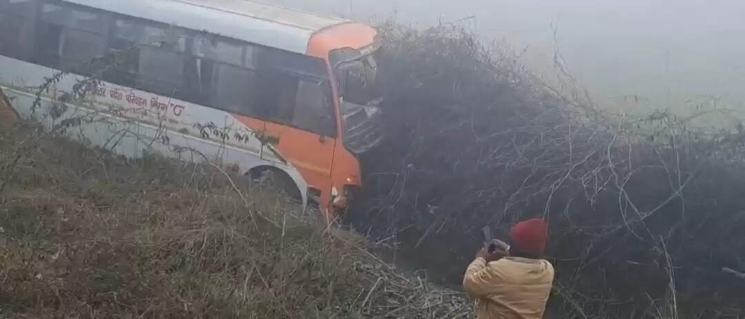 अमेठी : मार्ग दुर्घटना में दो की मौत, 4 घायल