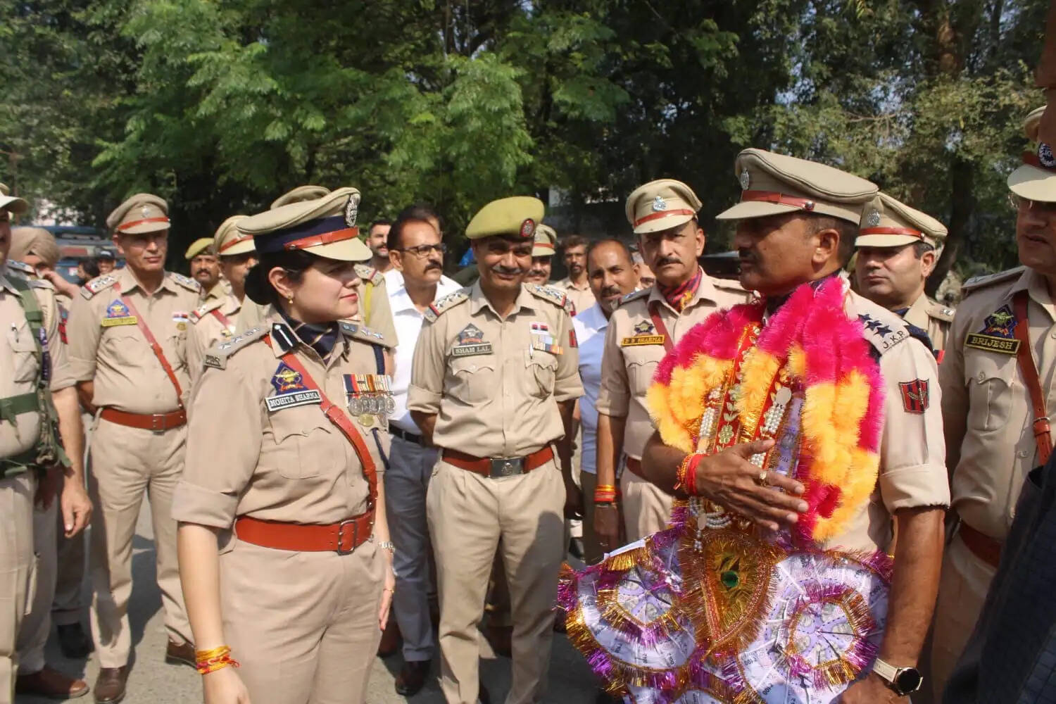 डीएसपी भगवान दास समेत तीन पुलिसकर्मी सेवानिवृत्त, कठुआ पुलिस ने समारोहपूर्वक दी विदाई