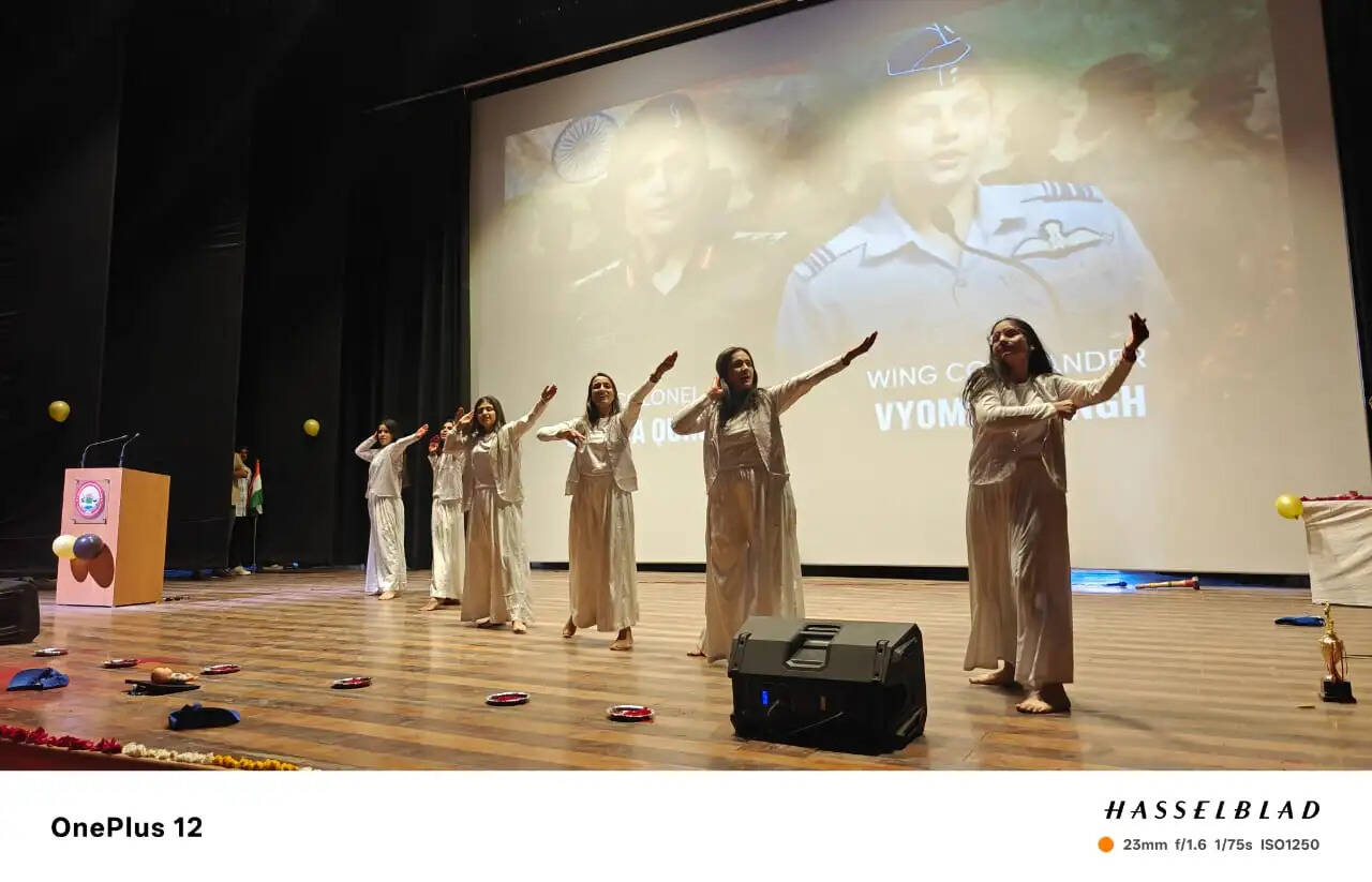 आयुर्घोष- 2026’ का भव्य आगाज़, सांस्कृतिक प्रस्तुतियों से गूंजा सभागार