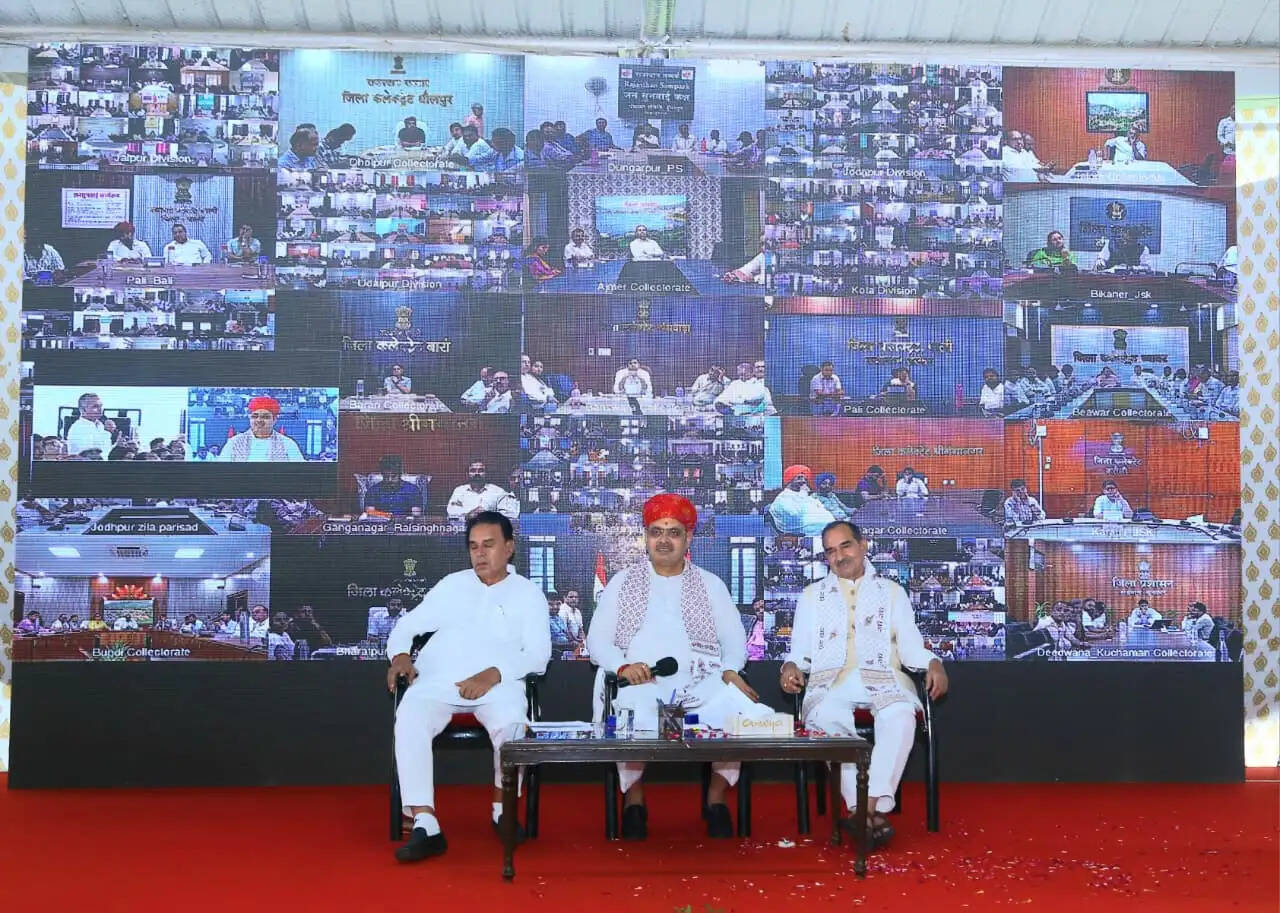 जन अभाव अभियोग समिति के सदस्य जनता और प्रशासन के बीच मजबूत सेतु : सीएम