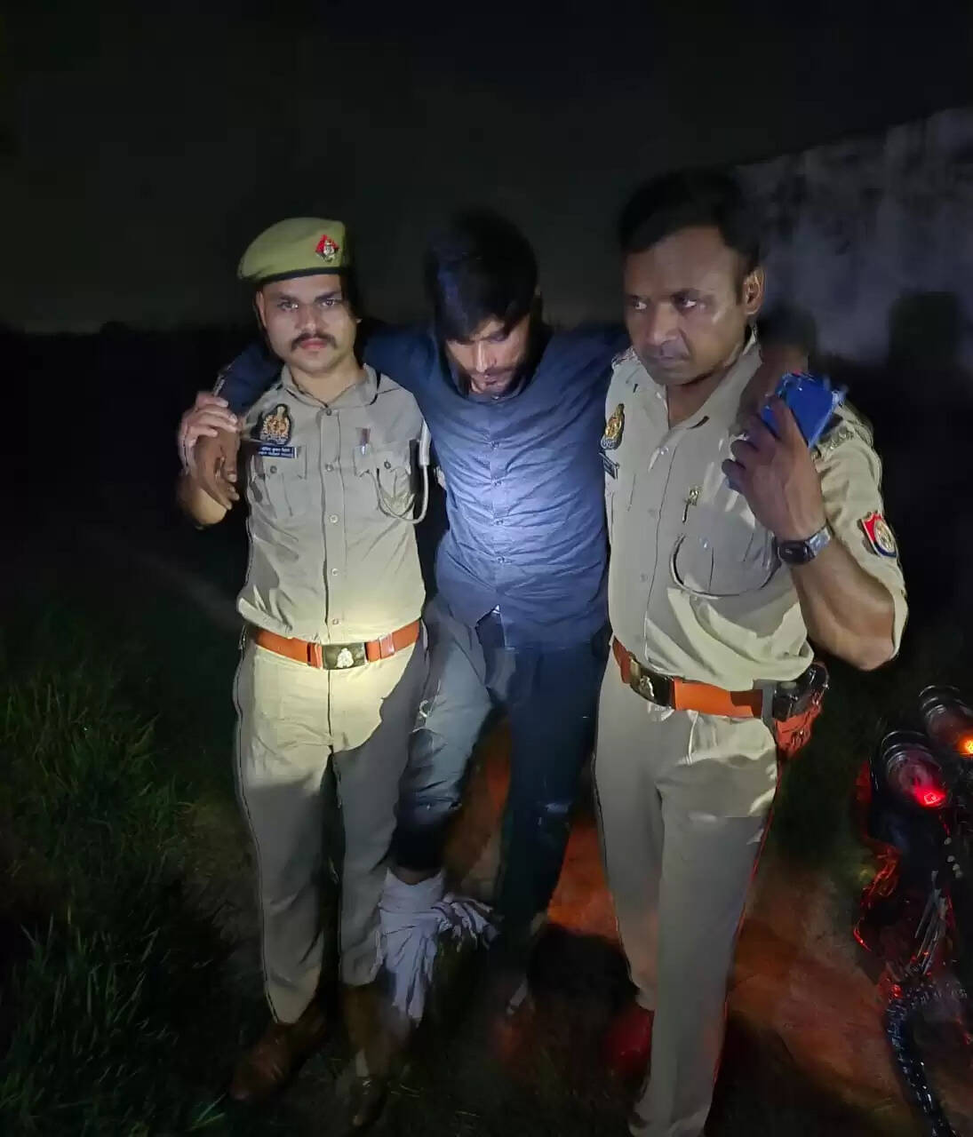 गाजियाबाद: अलग-अलग मुठभेड़ों में छह अपराधी गिरफ्तार, चार पुलिस की गोली से घायल