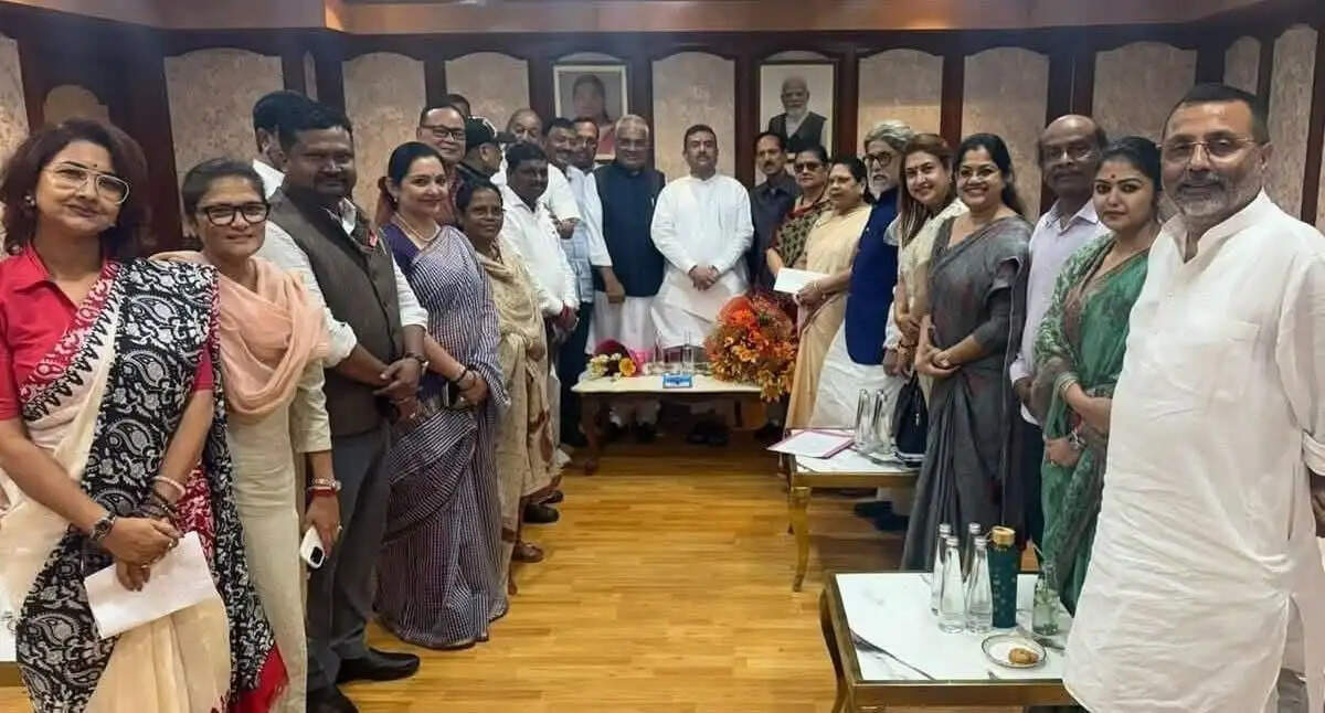 बंग भवन में मुख्यमंत्री सुवेंदु अधिकारी से मिले एनसीपीआई के 20 सांसद