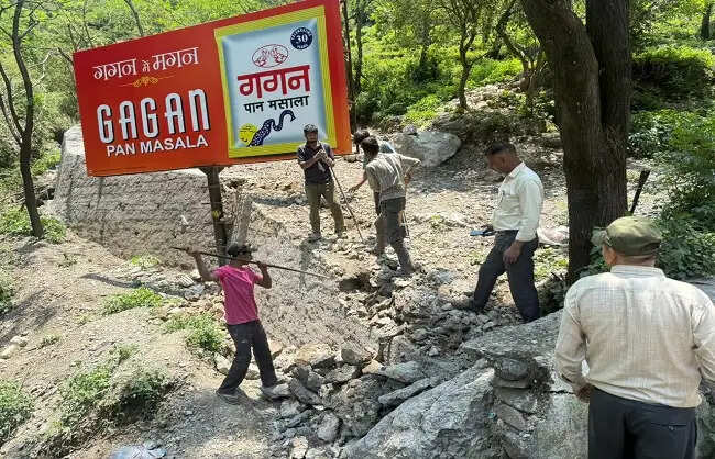 एमडीडीए ने सहसपुर और मसूरी में अवैध निर्माण किया ध्वस्त