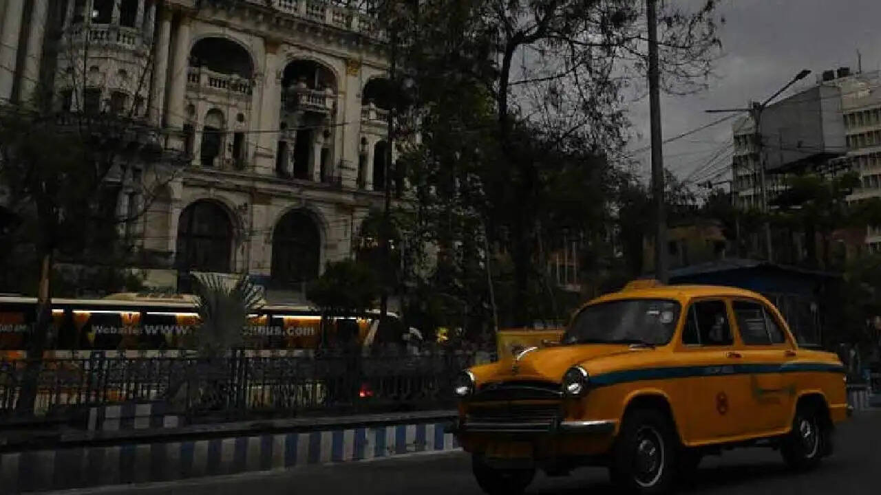 दक्षिण बंगाल में फिर लौटेगा कालबैशाखी का कहर, कई जिलों में आंधी-बारिश और ओलावृष्टि की चेतावनी