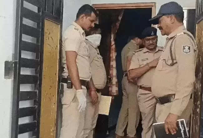 देवासः घर में मिला युवती का शव, दो दिन पहले गरबा की पोशाक पहने निकली थी