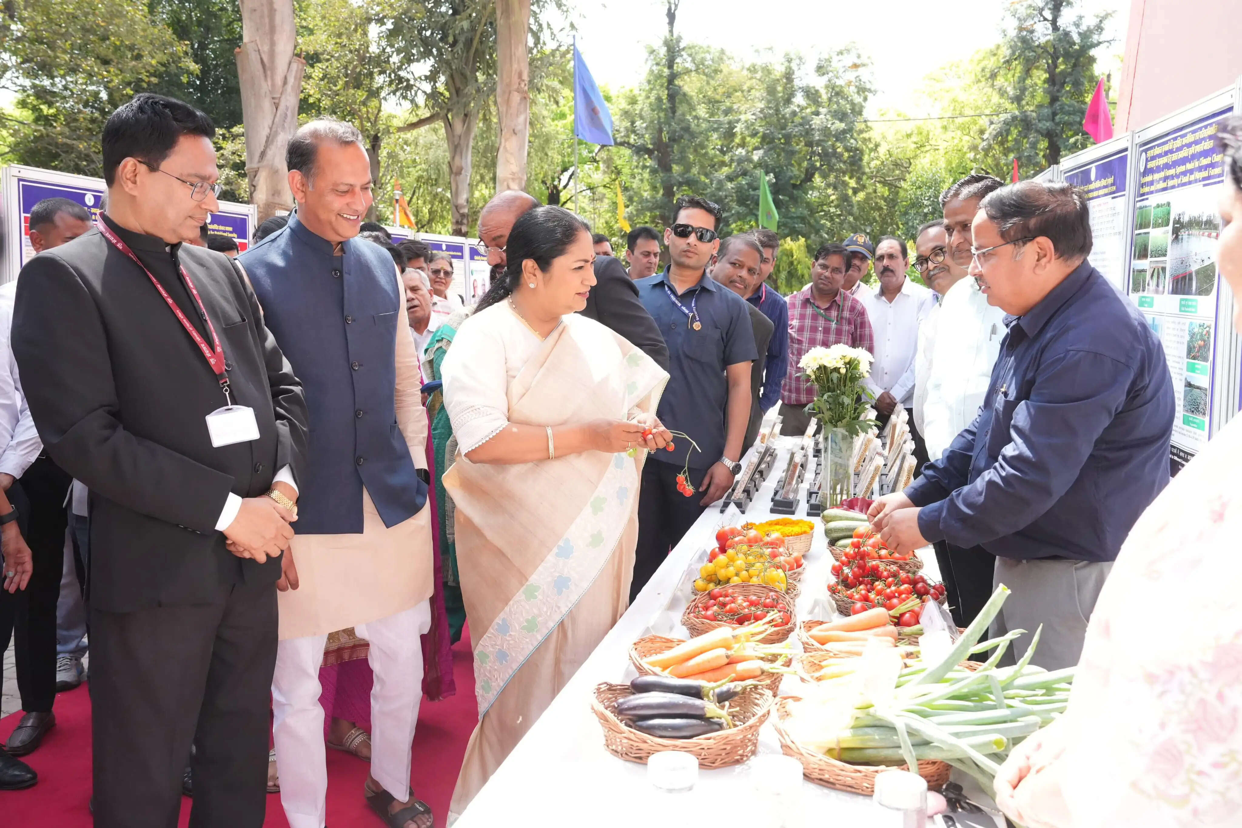 आईसीएआर ने कृषि को विज्ञान, नवाचार और समाधान से जोड़ा : रेखा गुप्ता