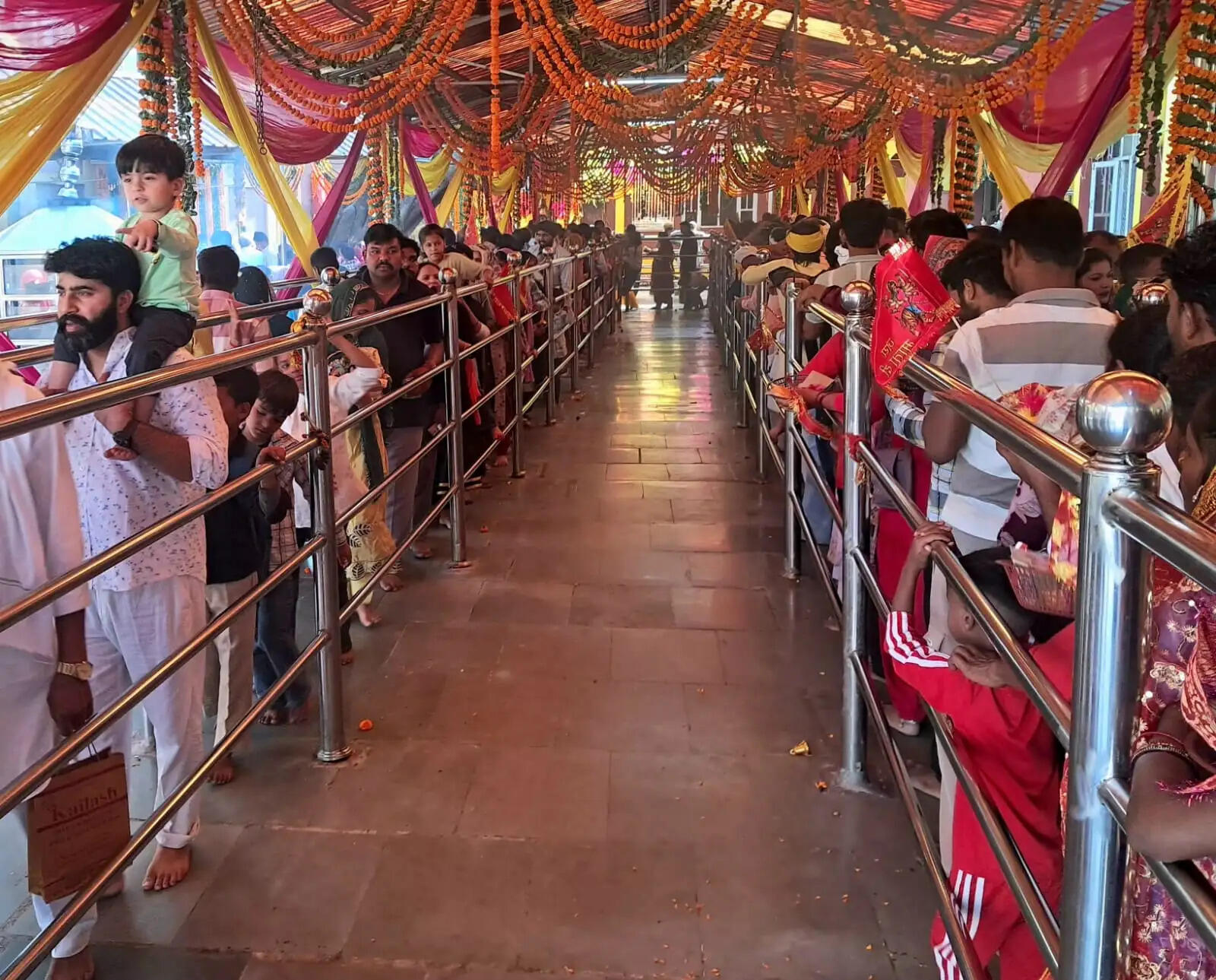 शारदीय नवरात्रि मेले के 13वें दिन 2000 श्रद्धालु पहुंचे