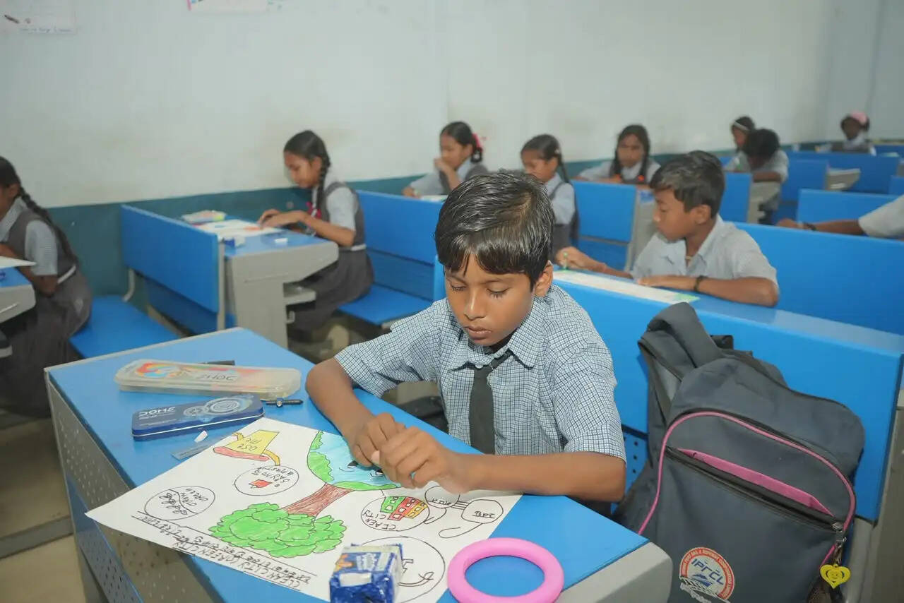 मेरे सपनों का भारत: कोरबा में भाषण और चित्रकला प्रतियोगिता में विद्यार्थियों ने दिखाई रचनात्मकता