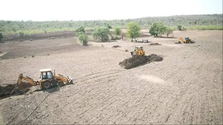 विदिशाः 35-40 वर्ष पुराने अतिक्रमण पर वन विभाग की कार्रवाई, 50 हेक्टेयर वन भूमि कराई गई मुक्त