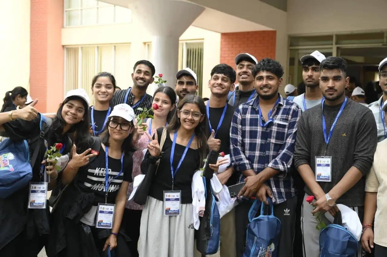 आईआईटी खड़गपुर में युवा संगम के तहत उत्तराखंड के युवा प्रतिनिधिमंडल का स्वागत