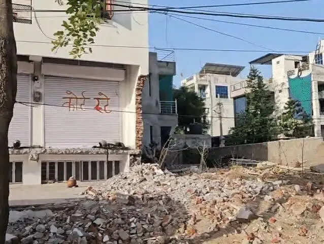 (अपडेट) जगतपुरा में जेडीए का बुलडोजर चला: 125 से अधिक अतिक्रमण और पांच धार्मिक स्थल हटाए