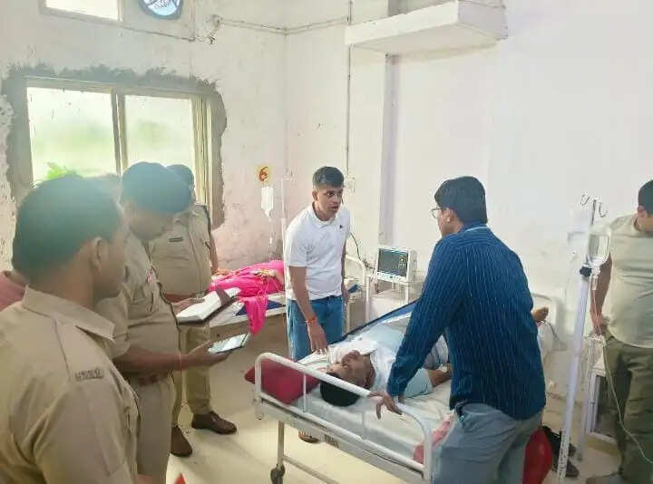 मप्र : बेंगलुरु पुलिस की गाड़ी और यूपी की बस में आमने-सामने टक्कर, 4 की मौत और 12 घायल