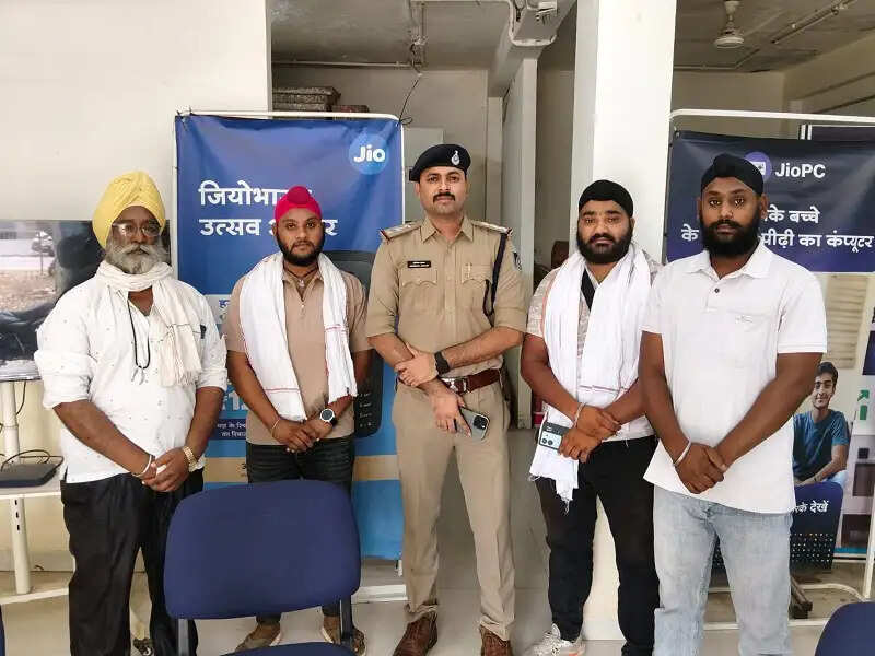 मप्रः बुरहानपुर पुलिस की ‘परिवर्तन’ मुहिम बनी नई मिसाल, बंदूक छोड़ कलम और रोजगार थामेगा युवा
