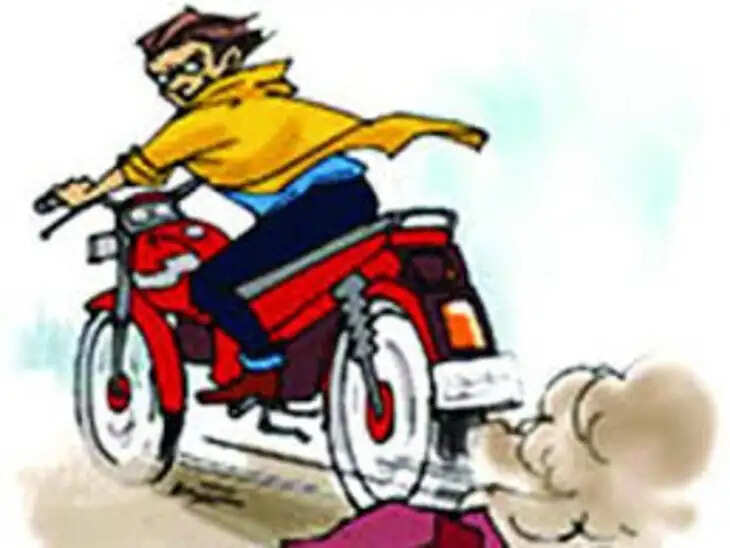 नोएडा में ट्रैफिक पुलिस के कांस्टेबल की बाइक चोरी