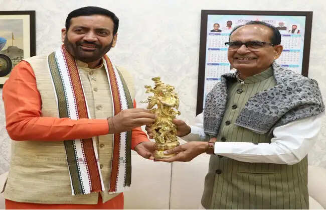 हरियाणा-पंजाब के राज्यपालों एवं केंद्रीय मंत्रियों की मुख्यमंत्री नायब सिंह सैनी से मुलाकात