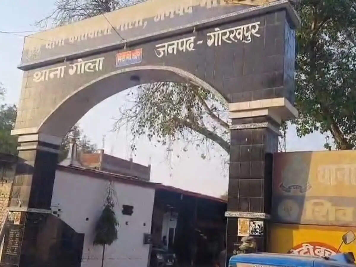 स्कूल जा रहे भाइयों के साथ घर से निकली 18 माह की मासूम को बस ने कुचला, मौत