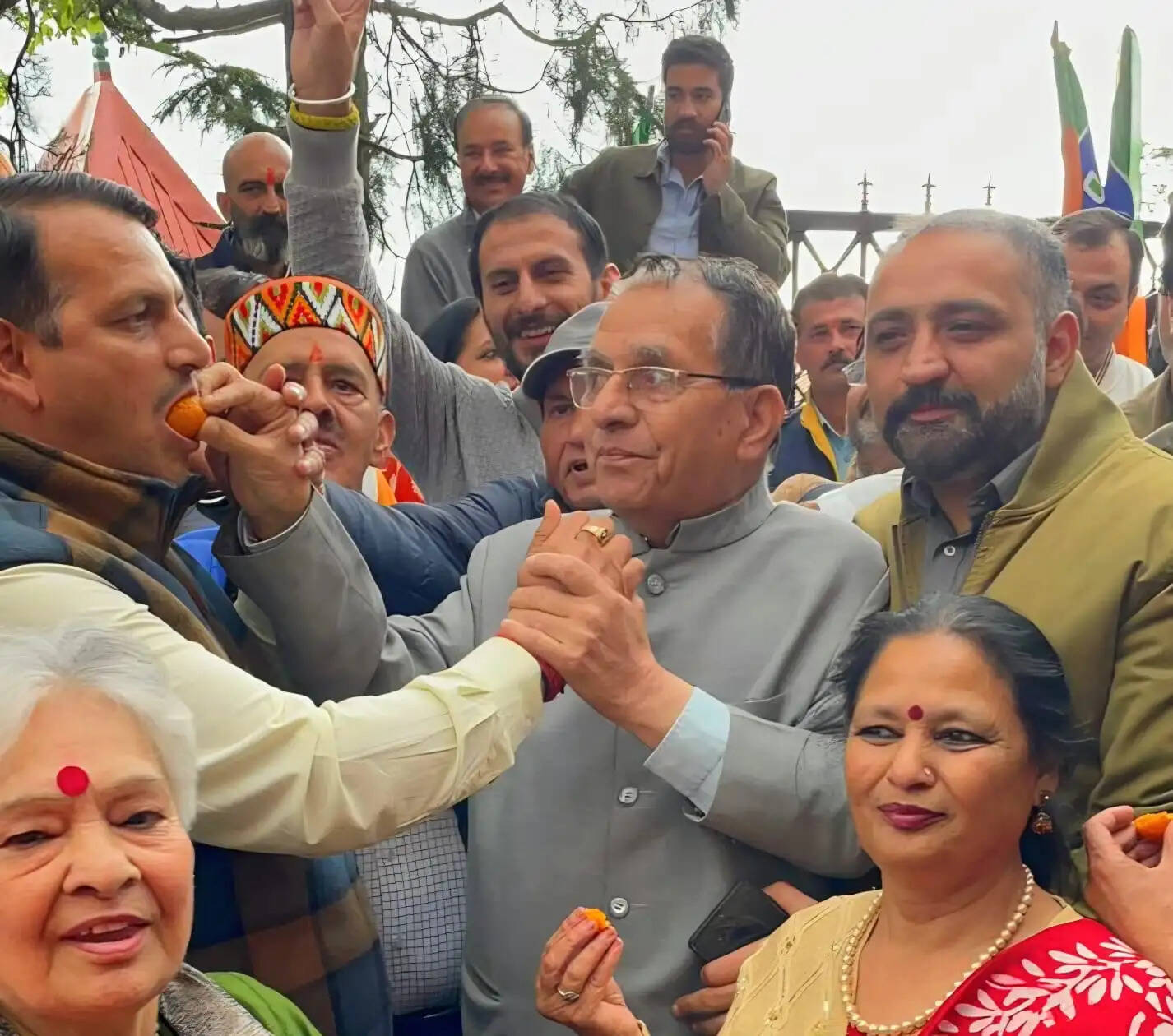 पश्चिम बंगाल में जीत पर भाजपा का शिमला में जश्न