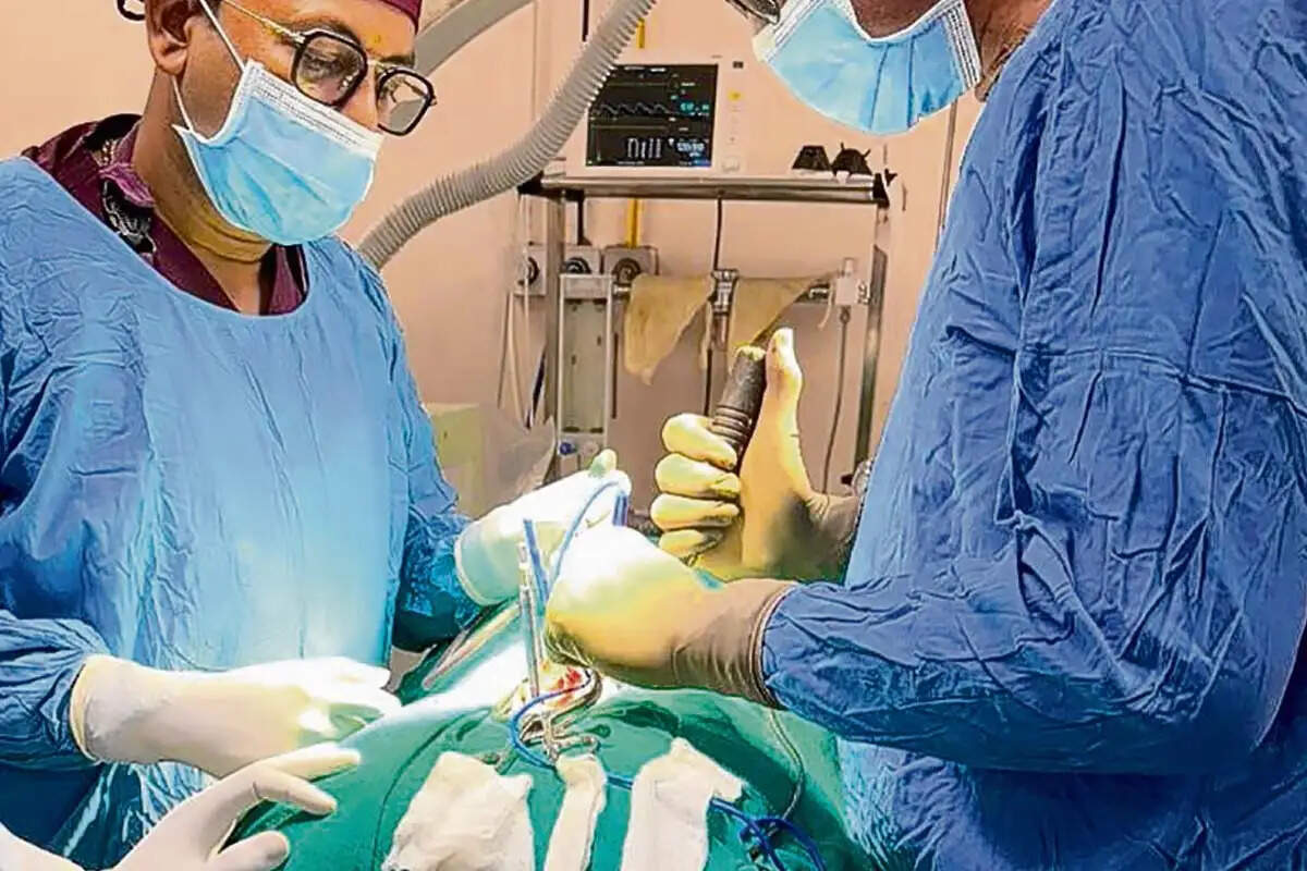 जलपाईगुड़ी में आयुष्मान कार्ड से पहली न्यूरो सर्जरी, बुजुर्ग महिला का मुफ्त में हुआ जटिल ऑपरेशन