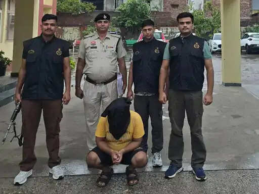 पलवल :दिल्ली-मुंबई एक्सप्रेसवे लूटकांड का इनामी आरोपी हैदराबाद से गिरफ्तार