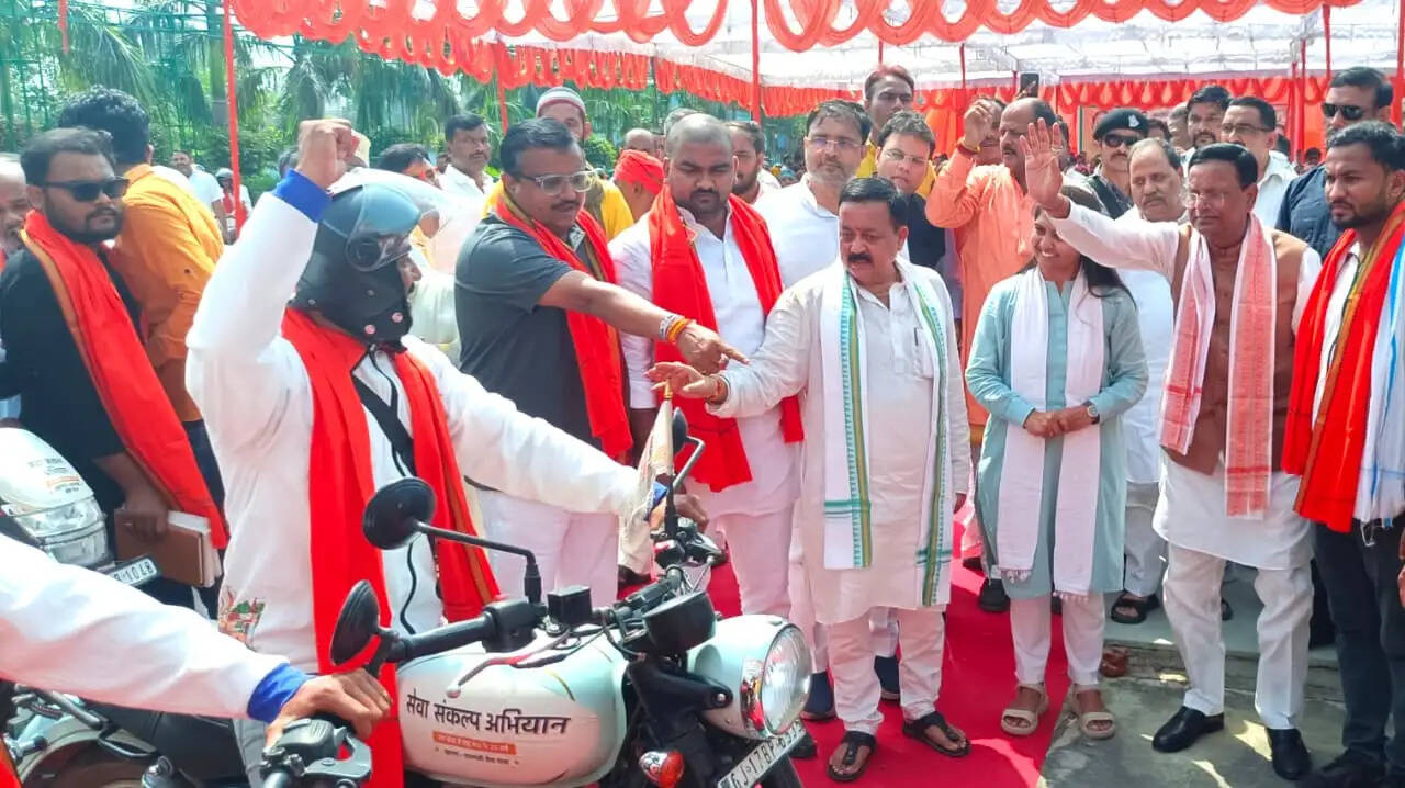 भाजपा ने सपा के 34 वर्ष के कुशासन का घड़ा फोड़कर’ जनता के सामने अपना संदेश रखा : पंकज चौधरी