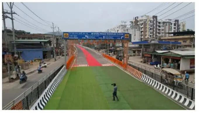 गुवाहाटी के लालगणेश में डॉ. श्यामा प्रसाद मुखर्जी फ्लाईओवर का उद्घाटन