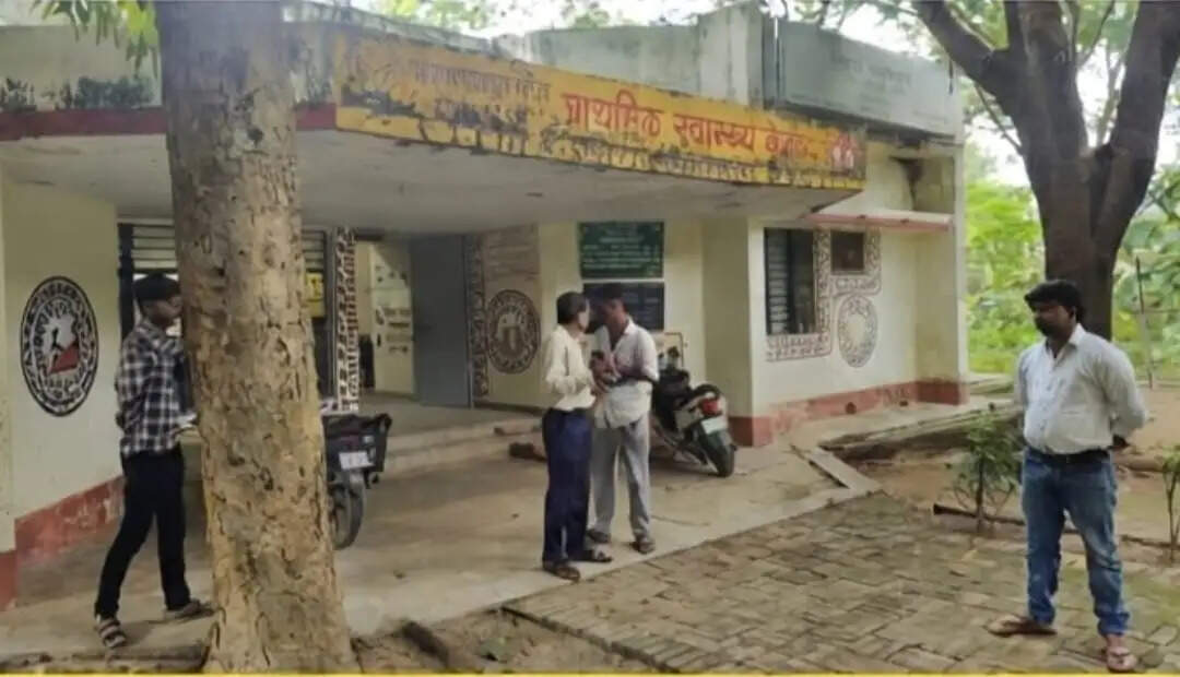 सरकारी अस्पताल में तोड़फोड़, एफआईआर दर्ज