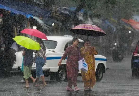 बंगाल में मानसून का असर बरकरार, कई जिलों में बारिश के आसार