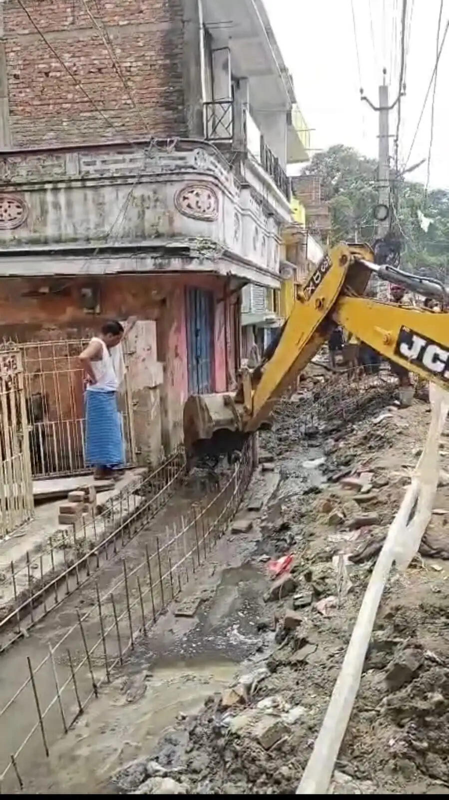 छपरा में नाला निर्माण अनियमितता के वायरल वीडियो पर जिलाधकारी ने लिया संज्ञान
