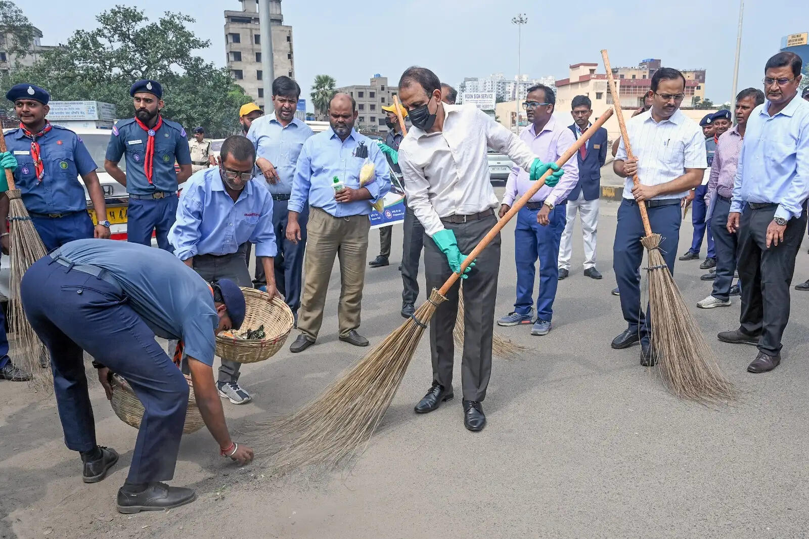 दक्षिण पूर्व रेल के विभिन्न स्टेशनों पर 'रेल जन संवाद' आयोजित