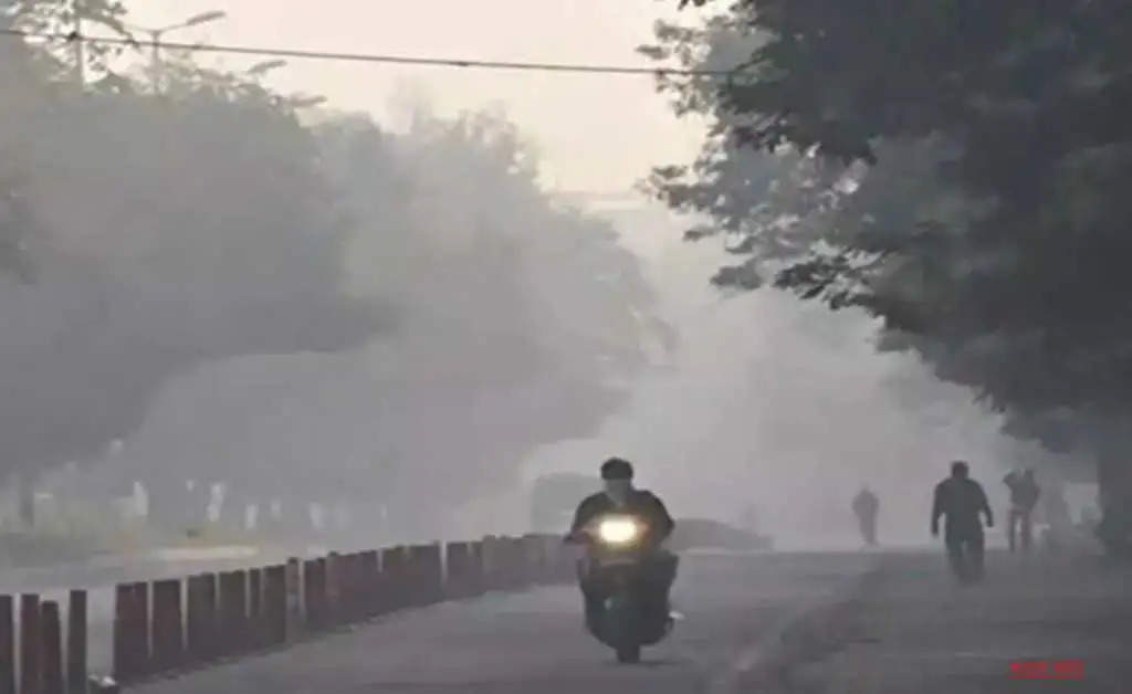छत्तीसगढ़ के कई इलाकों में शीतलहर, रायपुर में पारा 12.2 डिग्री तो दुर्ग में 9.4 डिग्री पहुंचा 